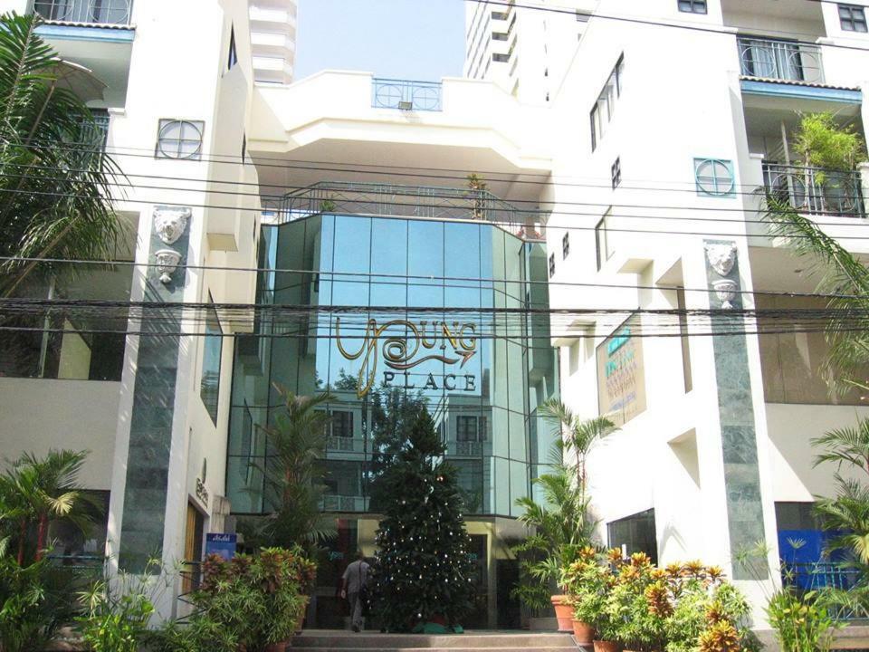 Young Place بانكوك المظهر الخارجي الصورة